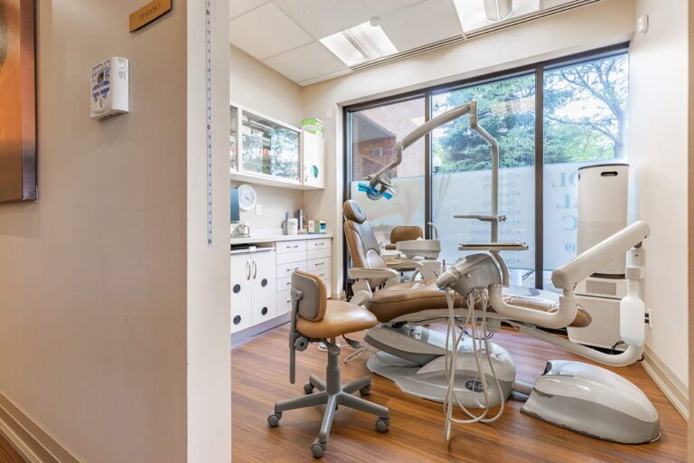 Dental treatment room